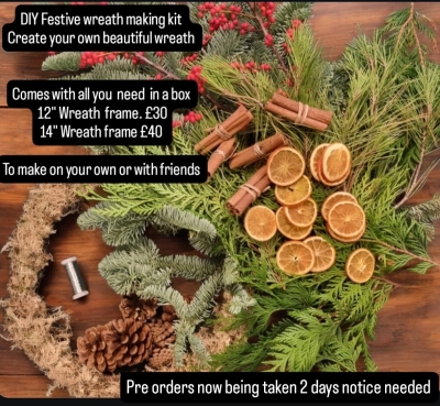 Festive wreath kit