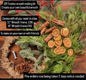 Festive wreath kit